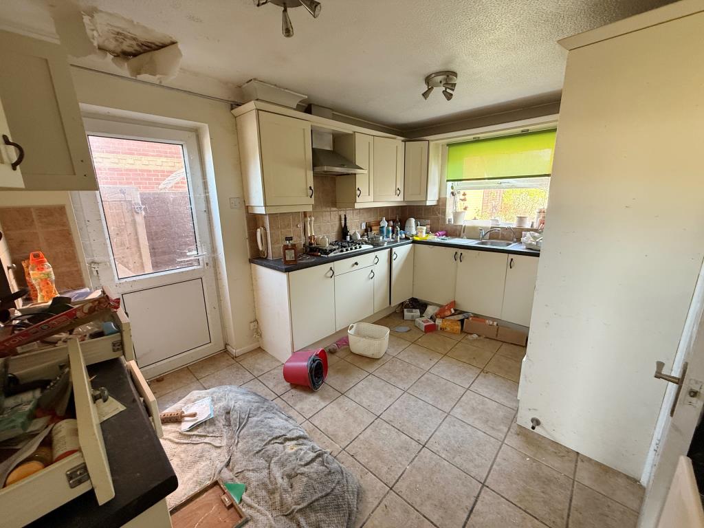 Lot: 117 - FIRE DAMAGED FOUR-BEDROOM DETACHED HOUSE - Kitchen